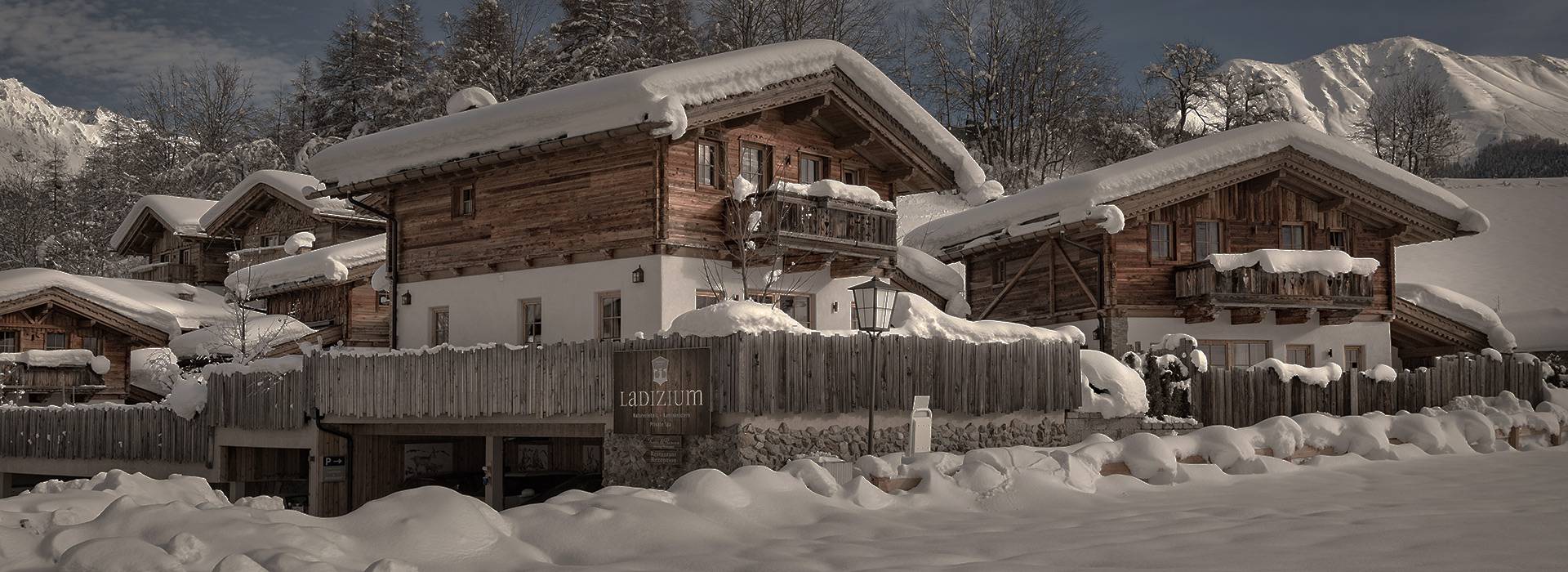 Skiurlaub im Hüttendorf Ladizium